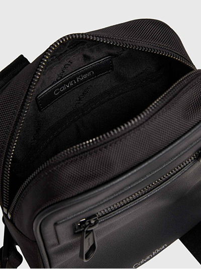 Çantë krahu për meshkuj Calvin Klein, e zezë