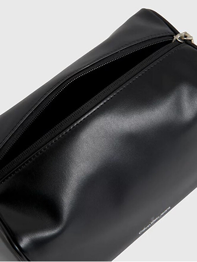 Çantë kozmetike Calvin Klein K50K511107, e zezë