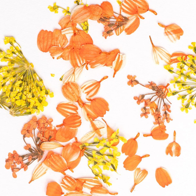 Dekor thonjsh Semilac Flower Flakes Golden Sunset, dekor i thatë, ari edhe portokalli