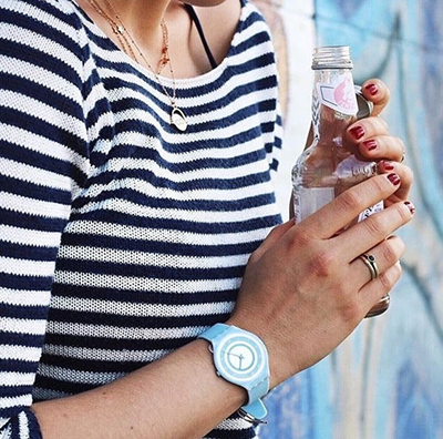 Orë dore Swatch Skinciel SVOS100