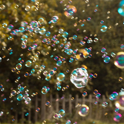 Lodër flluskash Rocket Boom Bubble Gun, 60 vrima, me bateri rikarikueshme, shumëngjyrëshe