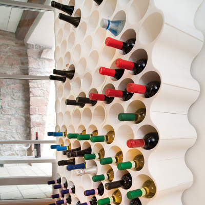 Raft për shishe vere Koziol Bottle Rack SET UP, mban 8 shishe, i bardhë