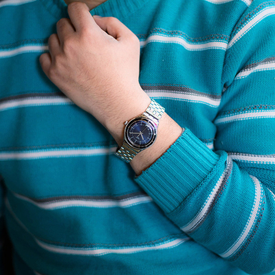 Orë dore Swatch Windy City YGS469G