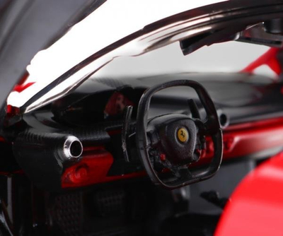 Makina me telekomandë Ferrari LaFerrari, shkallë 1:14, me dyer që hapen, e kuqe