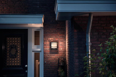 Dritë murale e jashtme Philips Petronia, LED 3.8W, me sensor, antracit