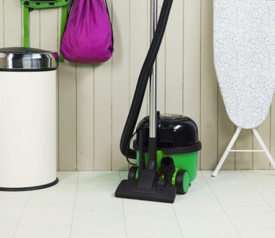 Fshesë me korrent Numatic Henry Petcare HPC200, e zezë/ e gjelbër