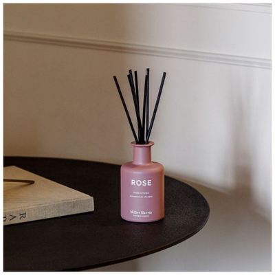 Дифузер со стапчиња Милер Харис Роуз, 150ml, мирис на роза