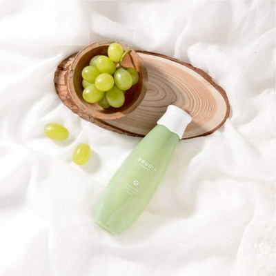 Tonik fytyre Frudia Green Grape Pore Control, 195ml, për pore, për lëkurë me yndyrë
