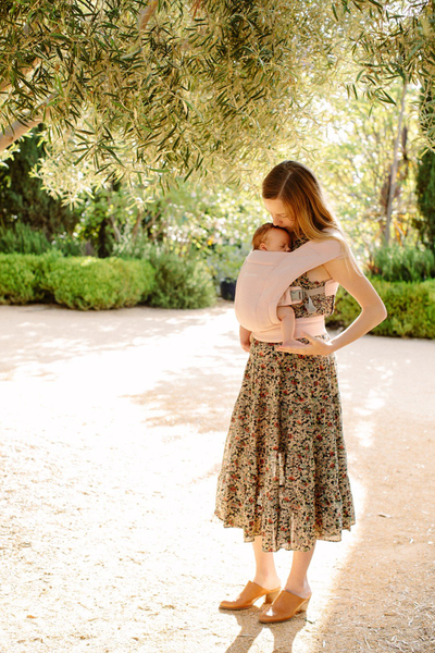 Nositëse bebe Ergobaby Embrace, ergonomike, për të porsalindur, rozë e çelët