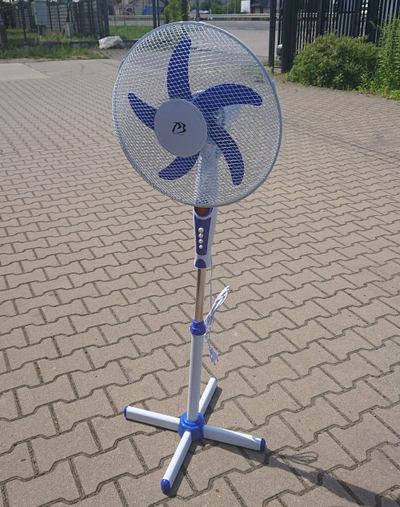 Ventilator dyshemeje PB me këmbë, 3 shpejtësi, bardh e blu