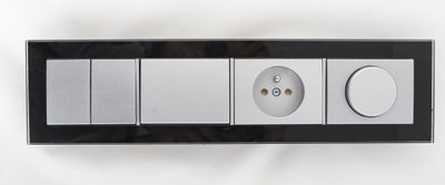 Kornizë dekorative eVias R04V Glass XP, 4 vende, xham, e zezë