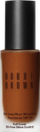 Фондација Bobbi Brown Skin Long Wear Weightless Foundation SPF 15, целосно покритие, мат ефект