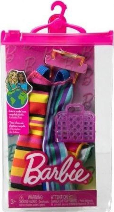 Set rrobash Barbie Fashion Pack, fustan me vija, aksesorë, shumëngjyrësh