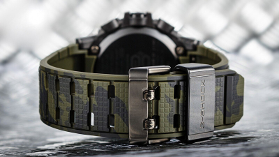 Orë për meshkuj Casio G-Shock G-STEEL Carbon Core Guard Bluetooth Solar GST-B300XB-1A3ER, e gjelbër