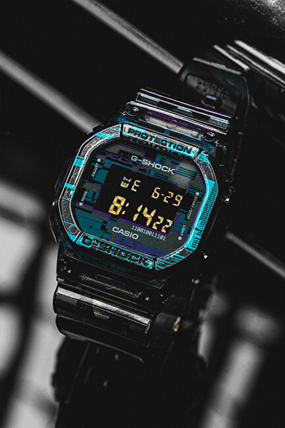 Orë digjitale Casio G-SHOCK DW-5600NN-1ER (322), e kaltër