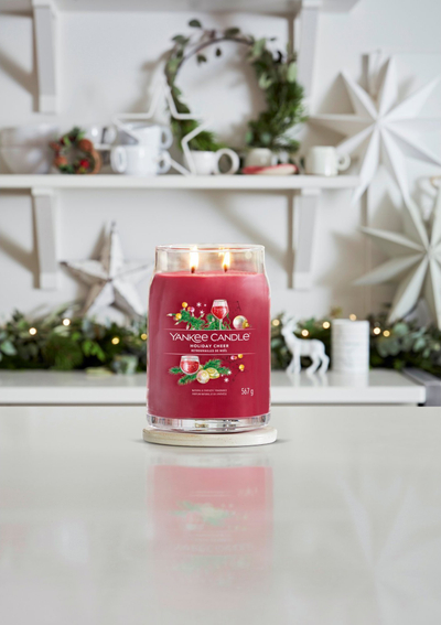 Qiri me aromë Yankee Candle Holiday Cheer Signature Large Jar, 567g, erë frutash, i kuq