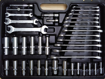 Set veglash Adler 3555.5, 150 copë, Cr-V, me valixhe plastike të zezë