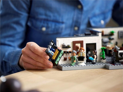 Set LEGO Creator 10291 Queer Eye – The Fab 5 Loft