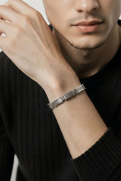 Byzylyk Unisex BOSS – Stainless Steel & Keramikë