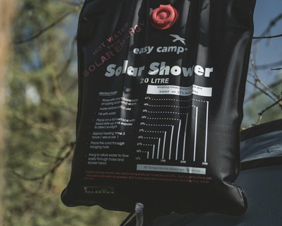 Dush kopshti solar Easy Camp Garden Shower, 20L, me termometër, i zi