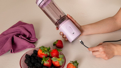 Blender personal Cecotec Power Titanium Shake2Go Candy, 600ml, karikim USB-C, vjollcë