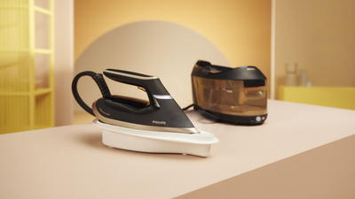 Stacion hekurosje me avull Philips PerfectCare 6000 PSG6064/80, OptimalTEMP, depozitë 1.8L, i zi