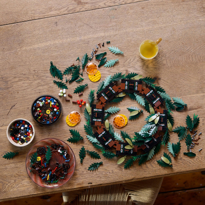 Set LEGO Icons Wreath, dekor sezonal, kurorë ndërtimi, shumëngjyrëshe