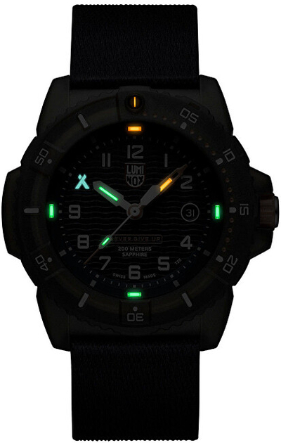 Orë dore Luminox Bear Grylls XB.3703
