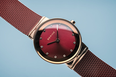 Orë dore për femra Bering Classic 10126-363, e kuqe