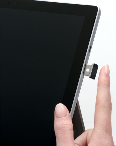 Читач на отпечатоци од прсти Kensington VeriMark IT, USB, Windows Hello, црн