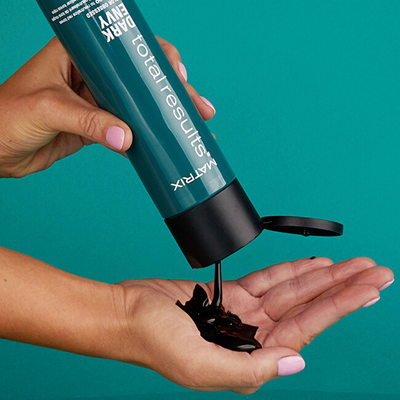 Shampo për flokë Matrix Dark Envy, 300 ml