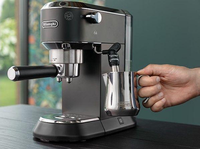 Aparat për ekspreso Dedica EC 685.BK, 1350W, e zezë / argjendtë