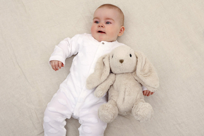 Lepurче за ноќ Cloud B Love Light Buddies Billy Bunny, ноќно светло, бел шум и музика, бел