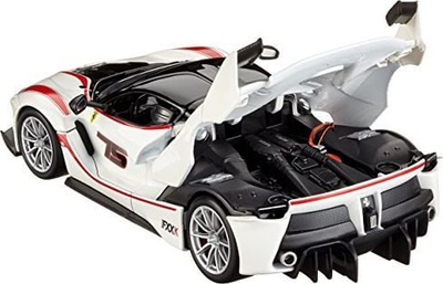 Maketi Bburago Ferrari FXX K Racing, shkalla 1:24, gati 19 cm, i bardhë