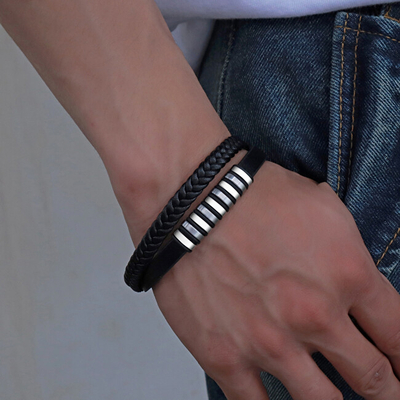 Byzylyk për meshkuj Diverse Double Leather Bracelet B1000411, i argjendtë/ i zi