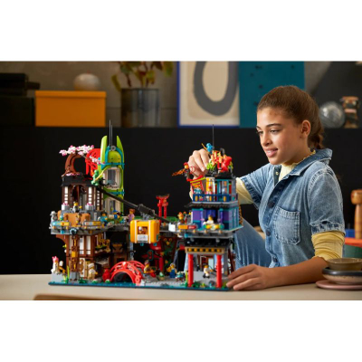 Set ndërtimi LEGO Ninjago City Markets 71799, 6163 pjesë, për moshat 14+, shumëngjyrësh