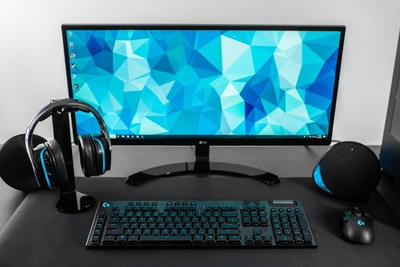 Tastierë Logitech G915 Lightspeed, GL Clicky, US, e zezë