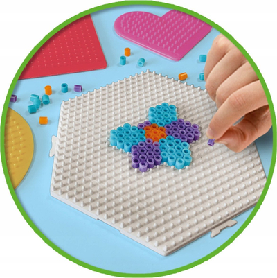 Set tabela pegboard SES Creative Green Beedz 06403, 4 copa, me ngjyra të ndryshme