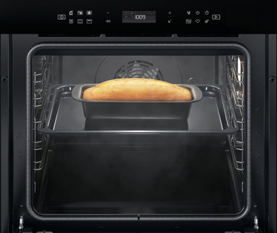 Furrë e integrume Whirlpool W7 OM4 4S1 P BL, 73L, me ventilator, e zezë