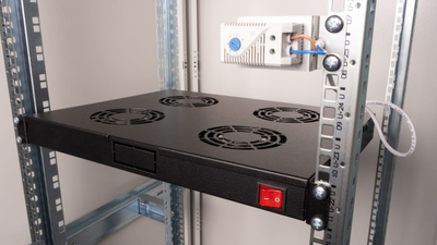 Modul me ventilatorë LevelOne Equip 280807 EZF-4-B, 4 ventilatorë, për kabinet 19", i zi