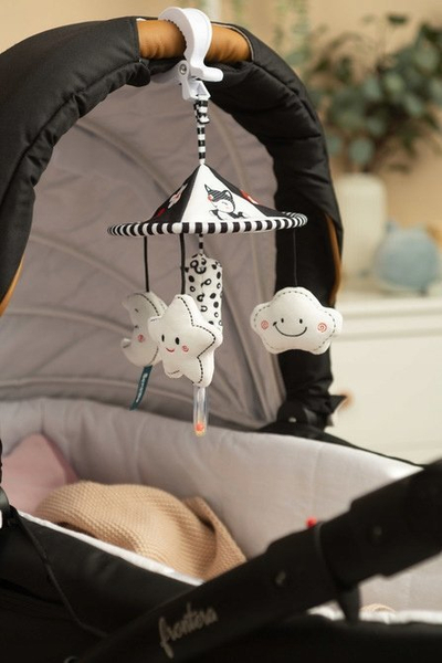 Karusel për karrocë bebes Canpol Babies Black and White Carousel Star, 4 lodra varëse, i zi dhe i bardhë