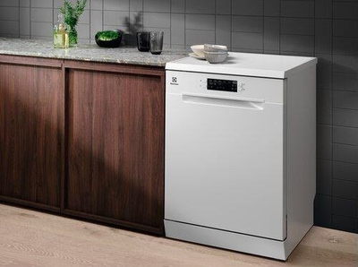 Enëlarëse Electrolux ESA47210SW, 13 sete, 44 dB, e bardhë