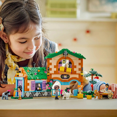 Lodër LEGO Friends Farm and Stable for Pony 42654, sete ndërtimi, me stallë