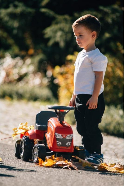 Traktor lodër Massey Ferguson FA241C, me rimorkio dhe vegla, i kuq