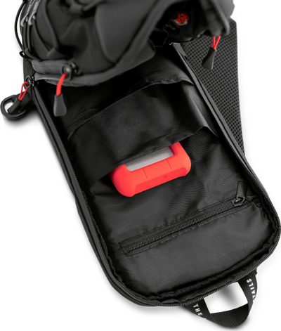 Çantë shpine anësore Diablo Chairs Shoulder Bag Sling Bag, port USB, që s’e kap uji, e zezë