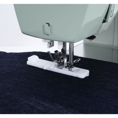 Makina qepëse Singer Heavy Duty 4423, 23 qepje, futës automatik perit, gri