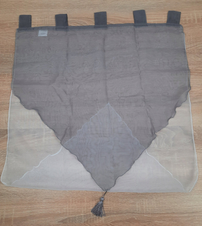 Perde zbukuruese DOUCEUR D'INTERIEUR 2 NET Pompon, voile dyngjyrëshe, 60 x 90 cm, e bardhë gri