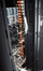 Organizues vertikal kabllosh APC NetShelter SX 42U AR7580A, 2 copë, për kabinete 750mm, i zi