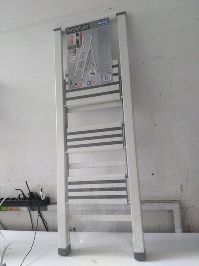 Shkallë alumini Wenko Premium, 3 shkallë, palosëse, e bardhë