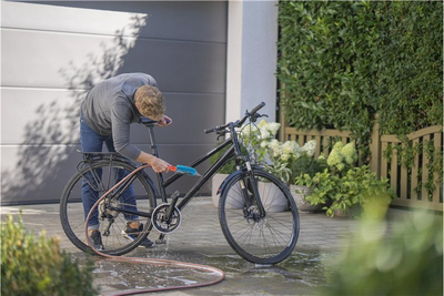 Furçë larje biçiklete Gardena Cleansystem, me ujë që rrjedh, me sfungjer për zëvendësim, portokalli